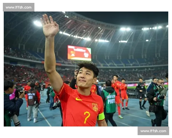 敖日格勒对决崔洪万赛果揭晓引发格斗圈热议力量差距与战术选择成为焦点